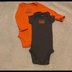 Set of 2 carter’s onsies